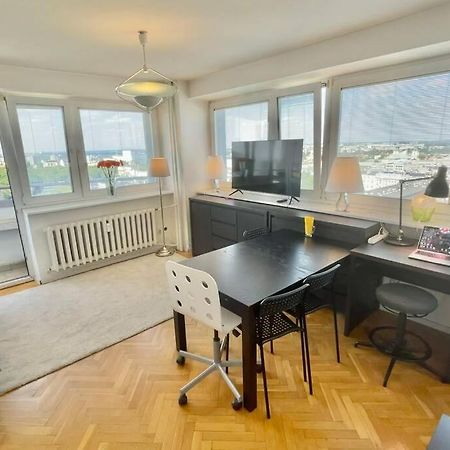 Orange 2 2Xmetro Fast Wifi 50'Tv Netflix Hbo Appletv+ Panorama Appartement Warschau Buitenkant foto